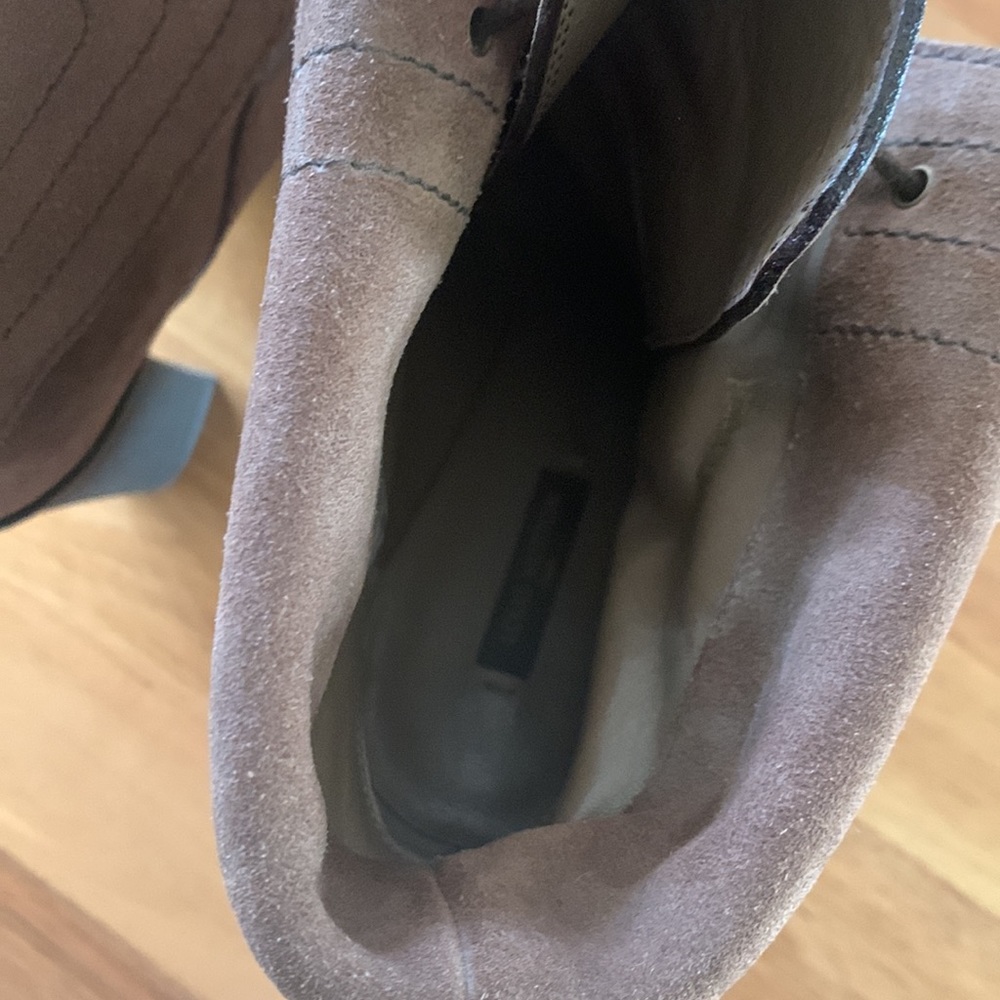 These Louis Vuitton boots are in mint condition!  Only worn once! - Picture 4 of 7